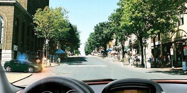 Вы продолжаете движение прямо, обязаны ли Вы уступить дорогу легковому автомобилю?