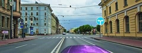 Is the driver obliged to signal with the turn indicator when making a left turn in this situation?