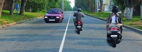 How many lanes are there in this traffic zone?
