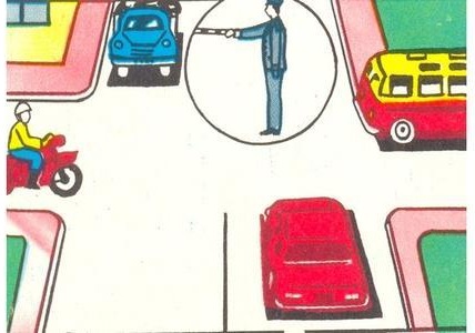 Which of the drivers has the right to drive straight?